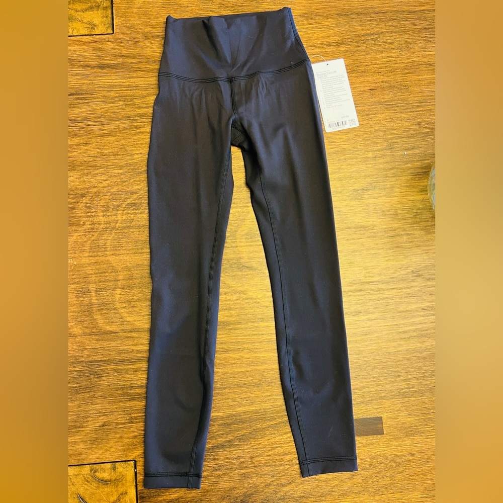 NWT Lululemon- Size 2 - Black Wunder Train HR Tight 25”